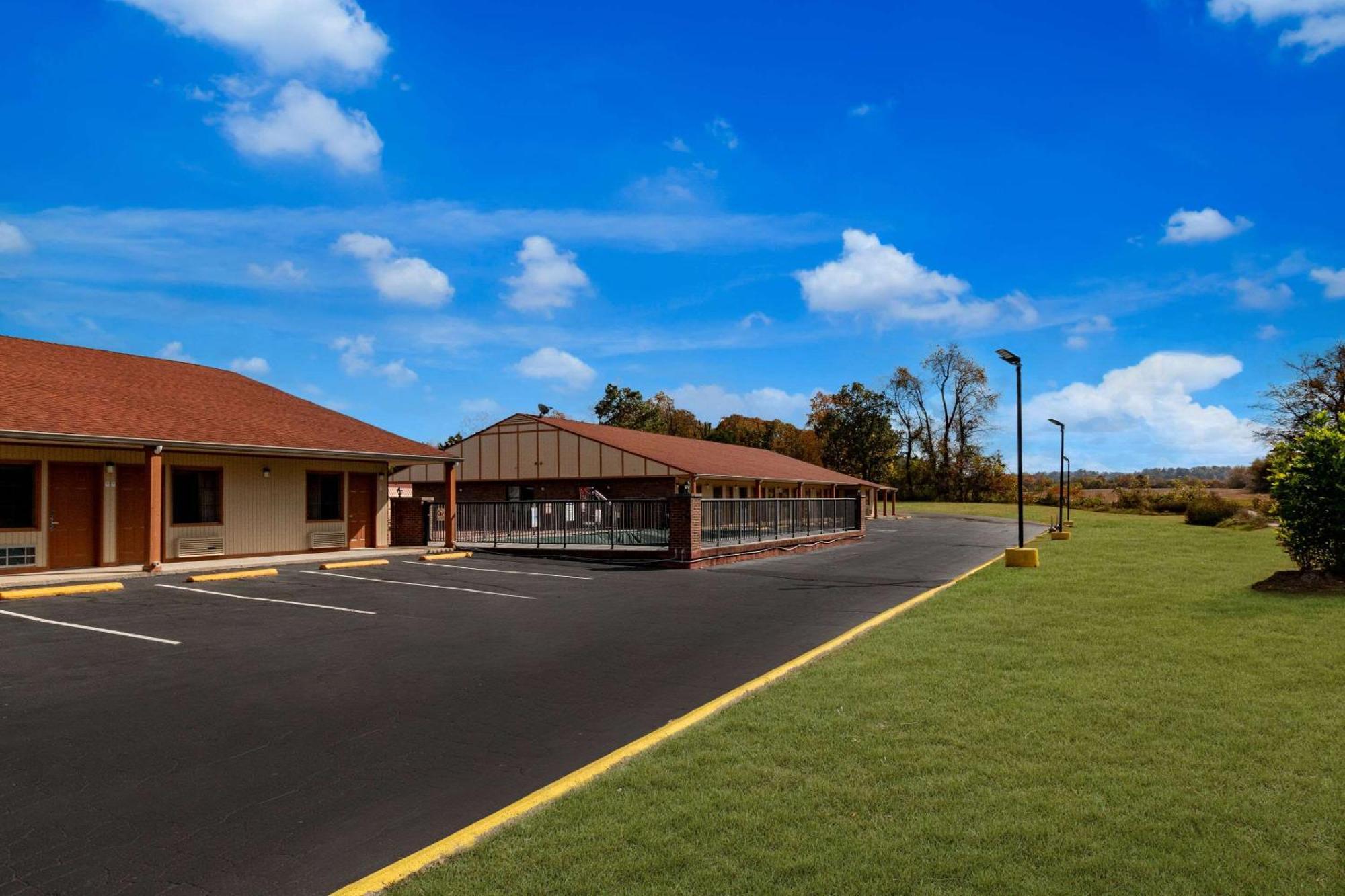 Econo Lodge Cornersville Zewnętrze zdjęcie